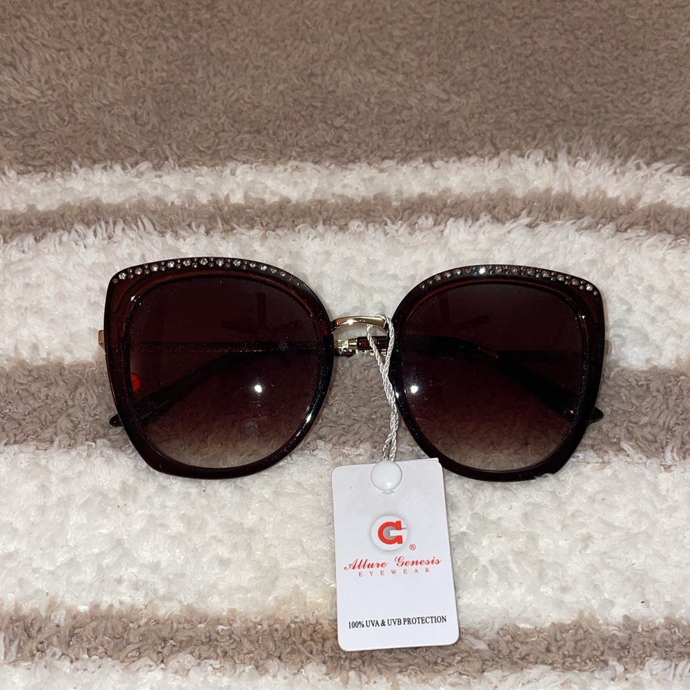 BRAND NEW Bazzled Sunglasses